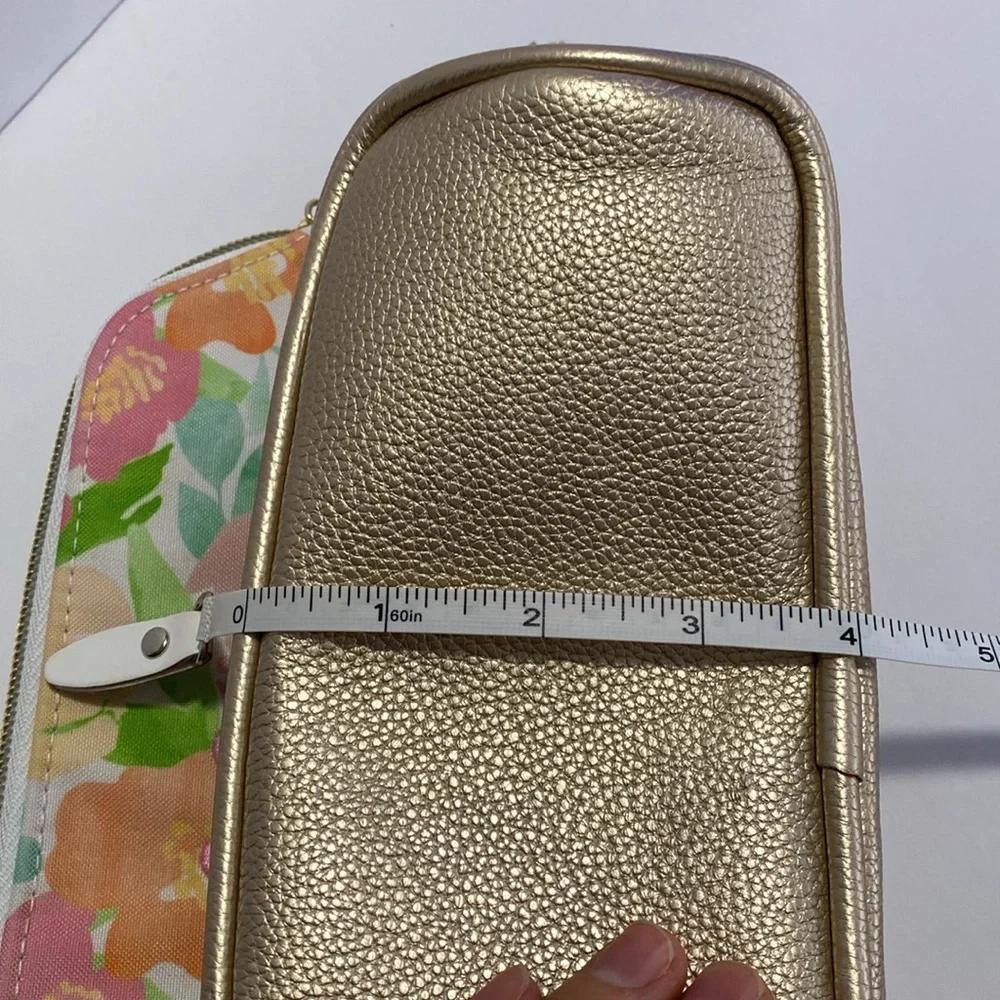 Cosmetics case - Picture 12 of 13